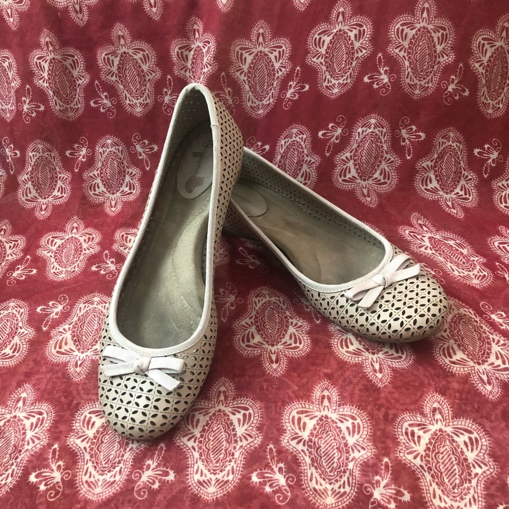 Giani Bernini Flats